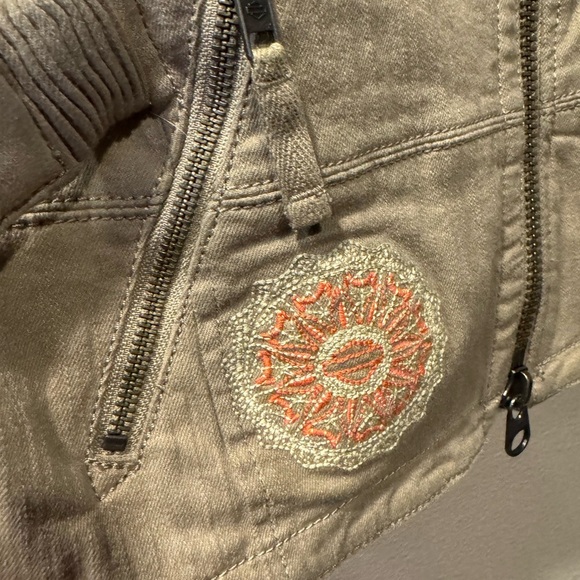 Harley-Davidson Motorcycle Medium Weight Embroidered Jacket Woman’s Size M - Picture 3 of 9